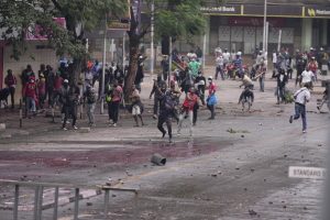 Protestas en Nairobi con enfrentamientos entre manifestantes y policía en aniversario de movilizaciones contra la brutalidad policial