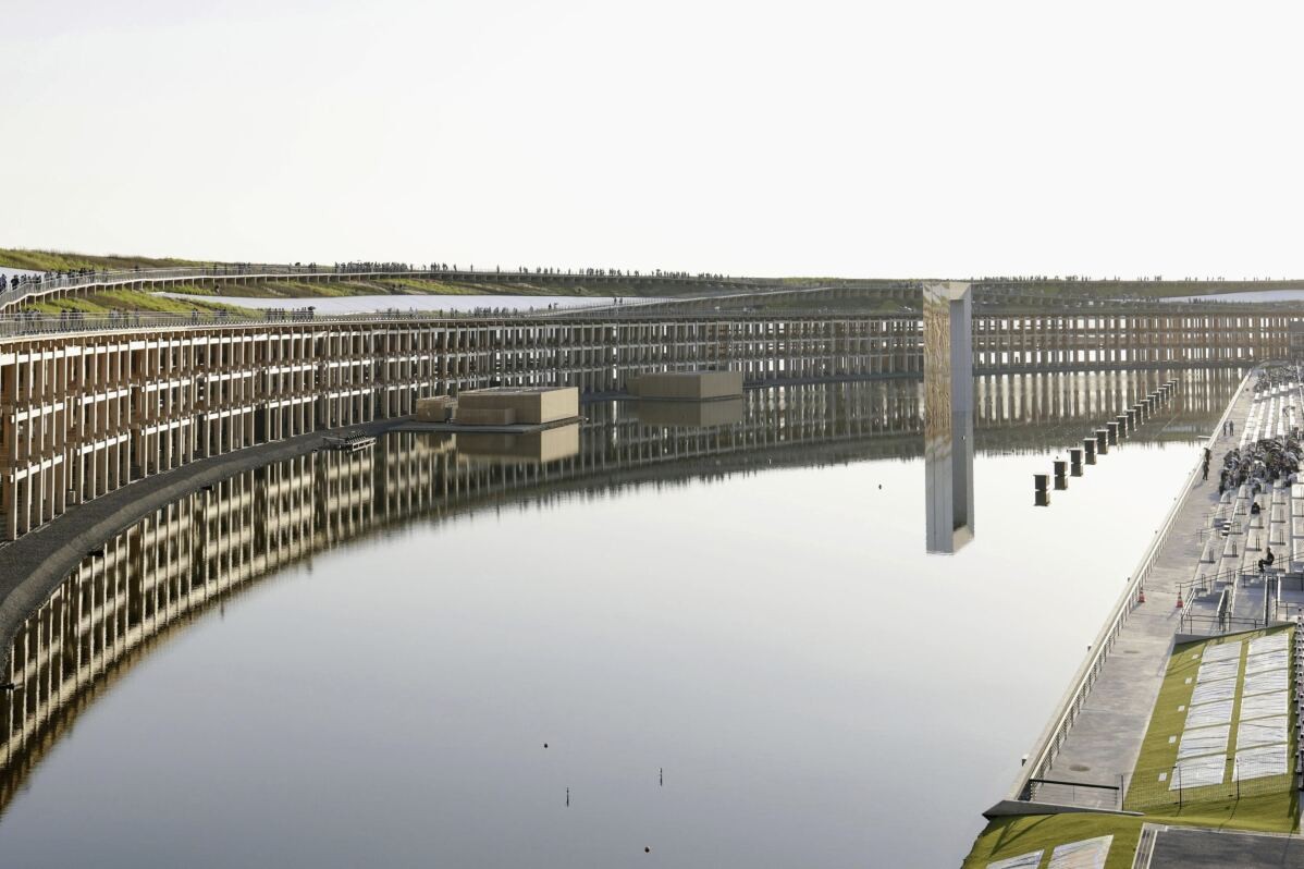 Comunidad de Compton limpia las calles tras protestas y enfrentamientos con autoridades federales